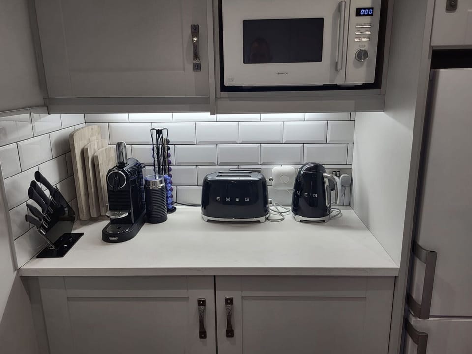 You will lack for nothing in our lovely kitchen!