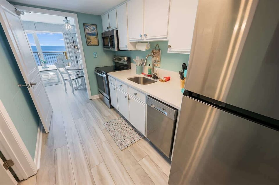 Full Sized Appliances in Kitchen Area, Beautifully Decorated