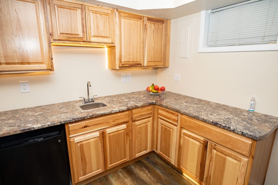 Downstairs wet bar area