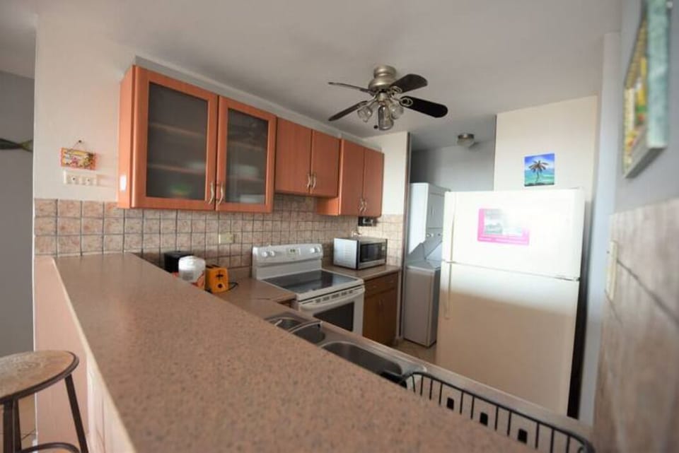 full kitchen and laundry