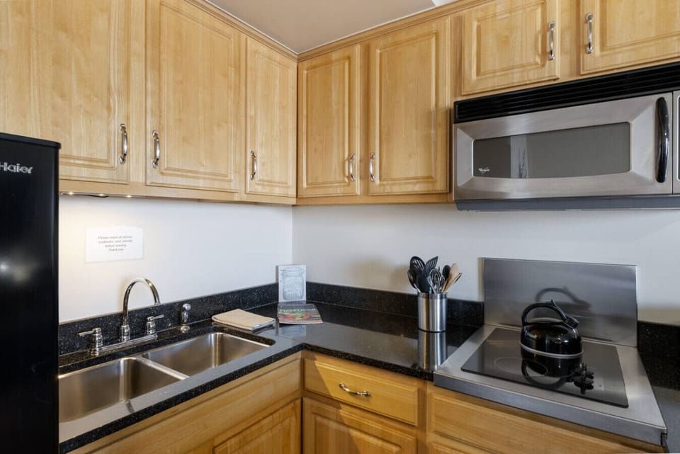 [Kitchen] stovetop + toaster oven+ fridge + microwave + drip coffee maker