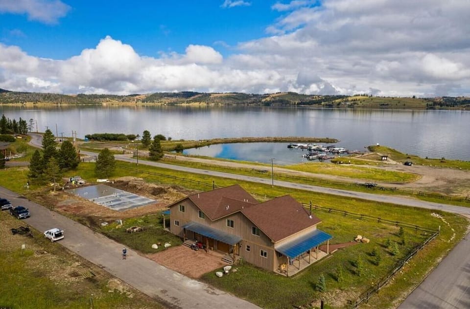 Townhouse on the right with a lake and mountain view.