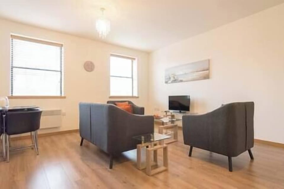 Luxury Two Bedroom Apartment, plenty of parking in Swindon