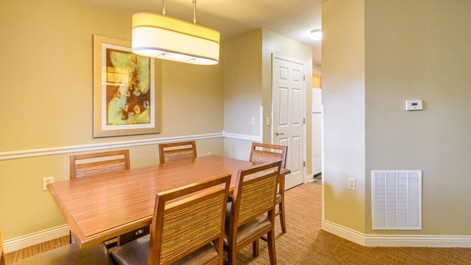 12_ClubWyndhamTamarack-2Bedroom-002