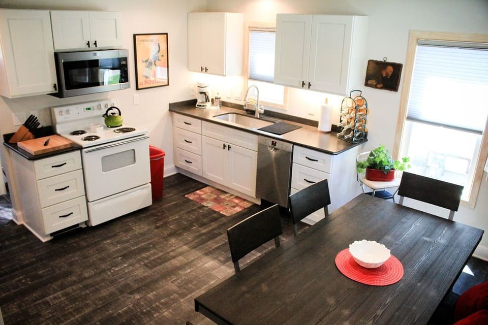 A spacious well equipped kitchen.