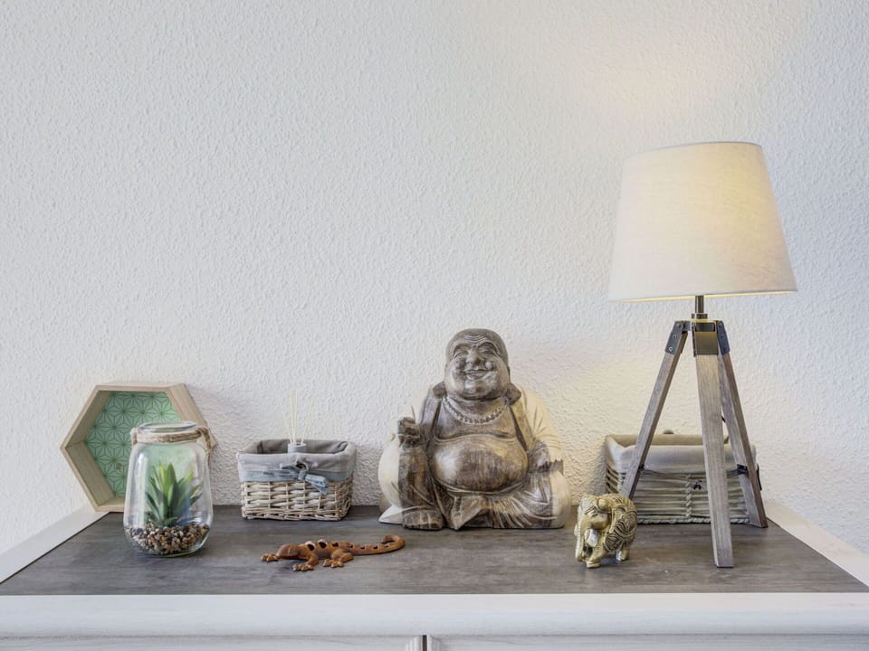 Table, Wood, Sculpture, Lamp, Art, Rectangle, Tints And Shades, Serveware, Statue