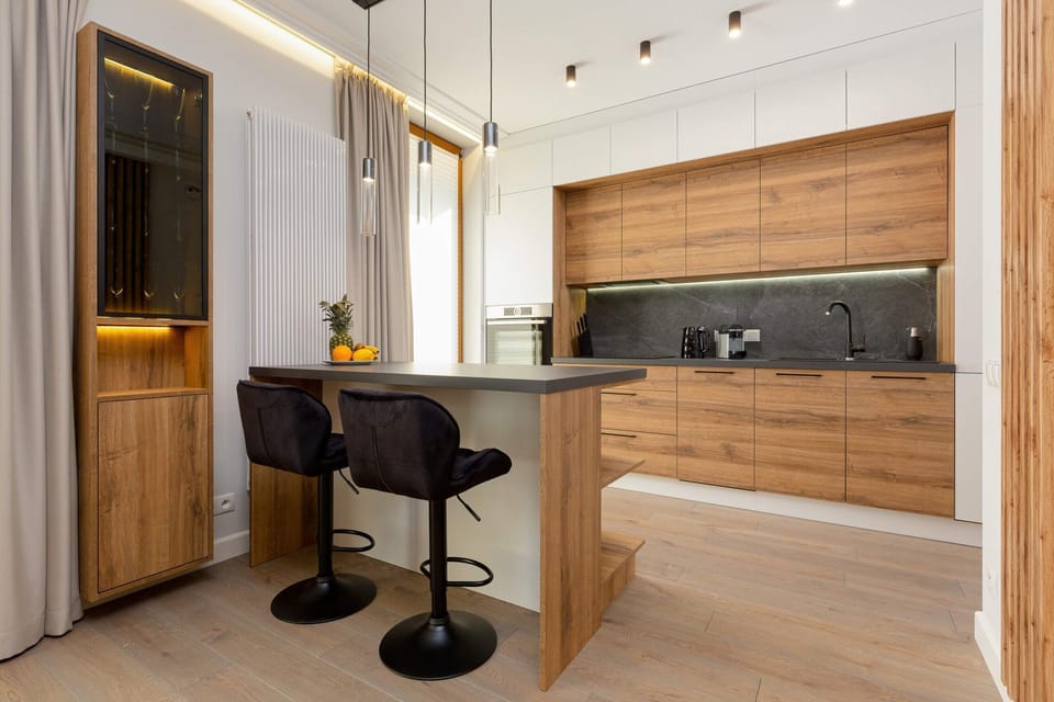 Modern, fully equipped kitchenette. 