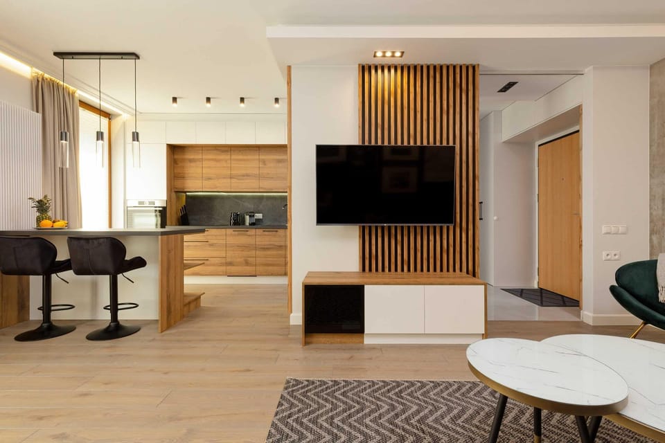 Spacious living room with full equipment. 