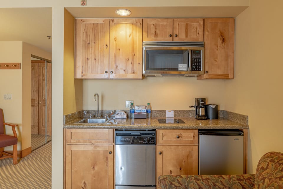 Indoors, Oven, Room, Microwave, Furniture