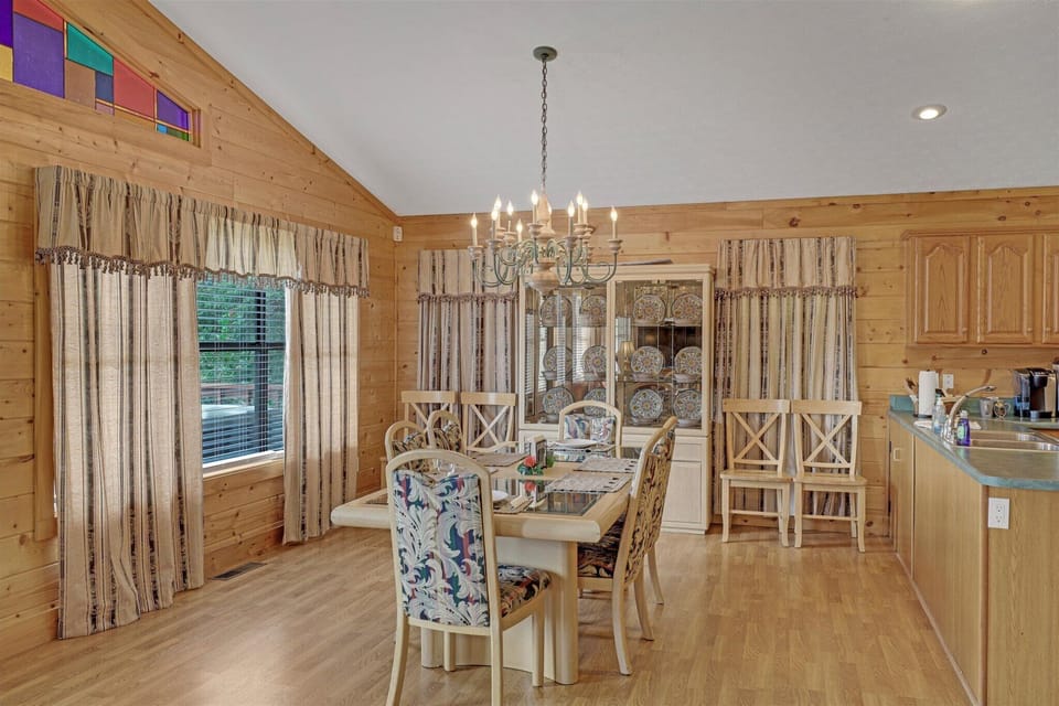 Spacious Family Dining