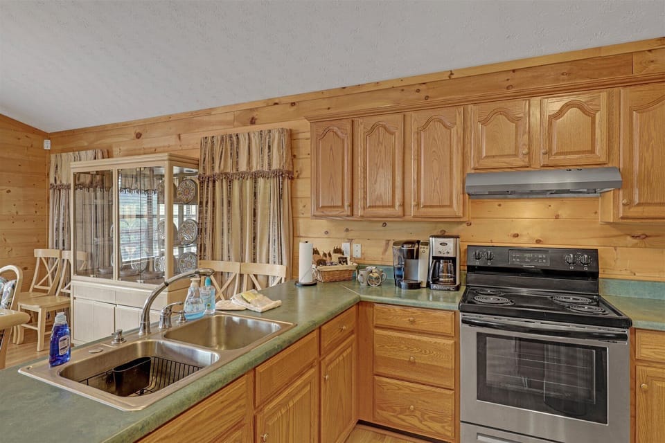 Fully furnished kitchen