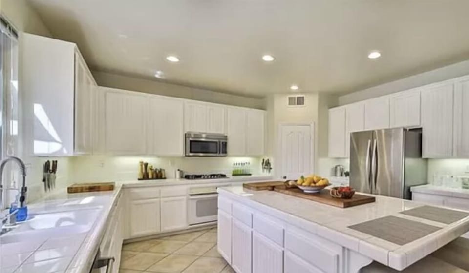 Fully Stocked Kitchen