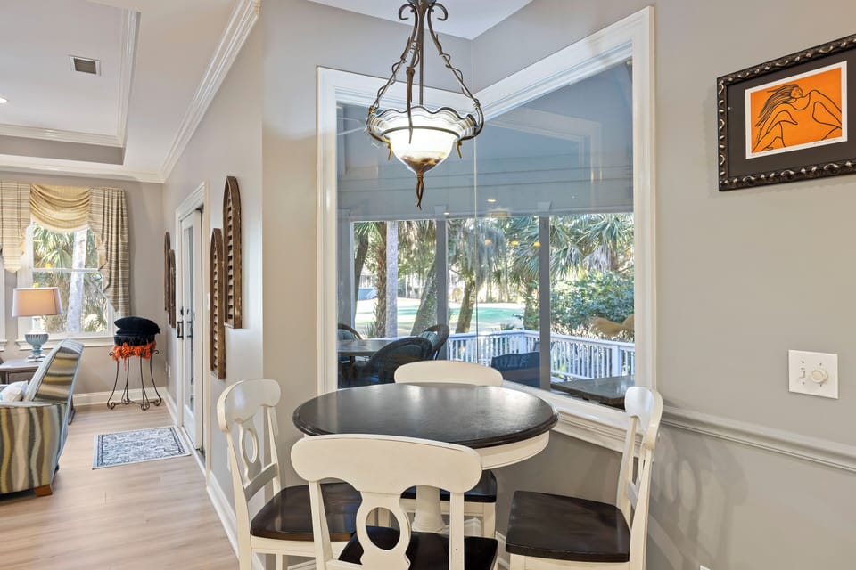 Eat-In Kitchen Table