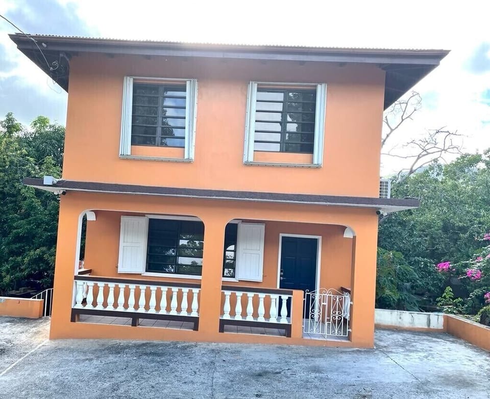 Casa Yalibri 
say: (ja-lee-bree)