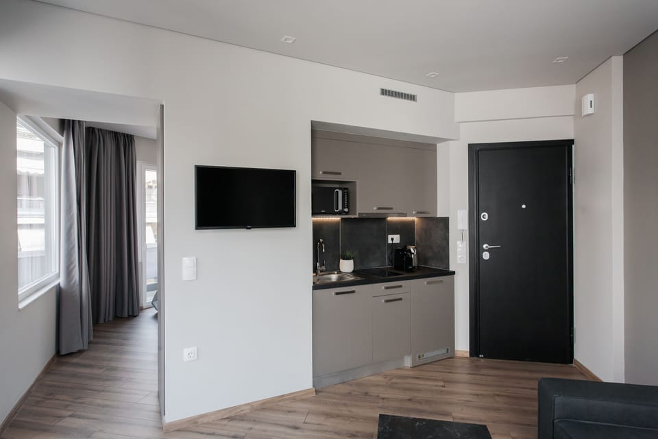 Bright 1BR Apartment at WYZ Athens Apartment in Athens