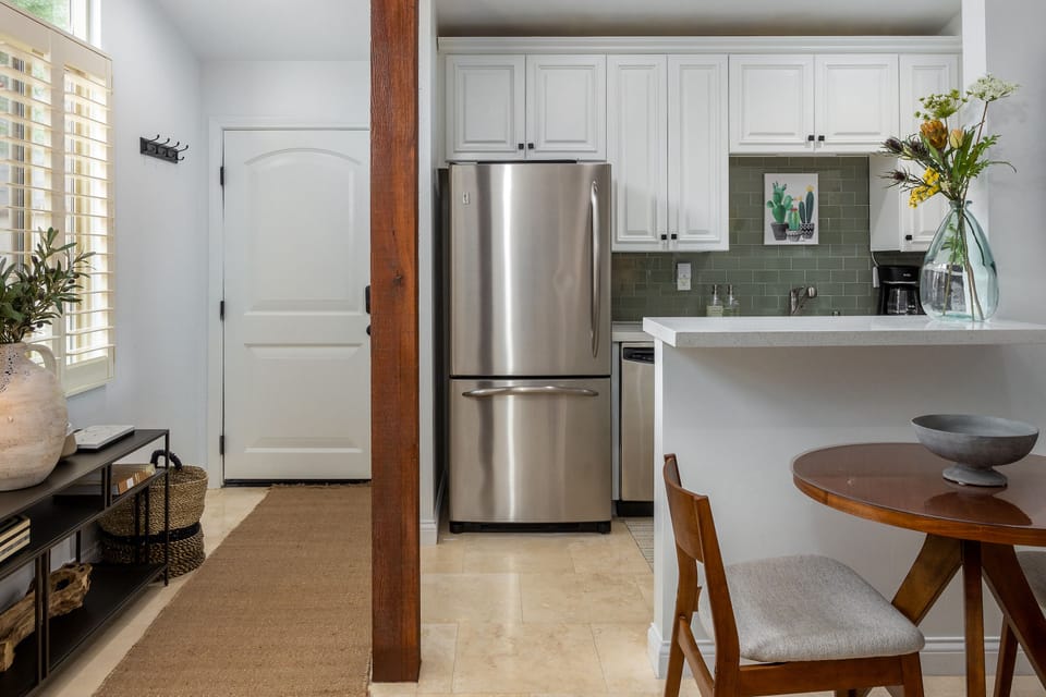 Fully stocked kitchen - great for individual and group meal prep