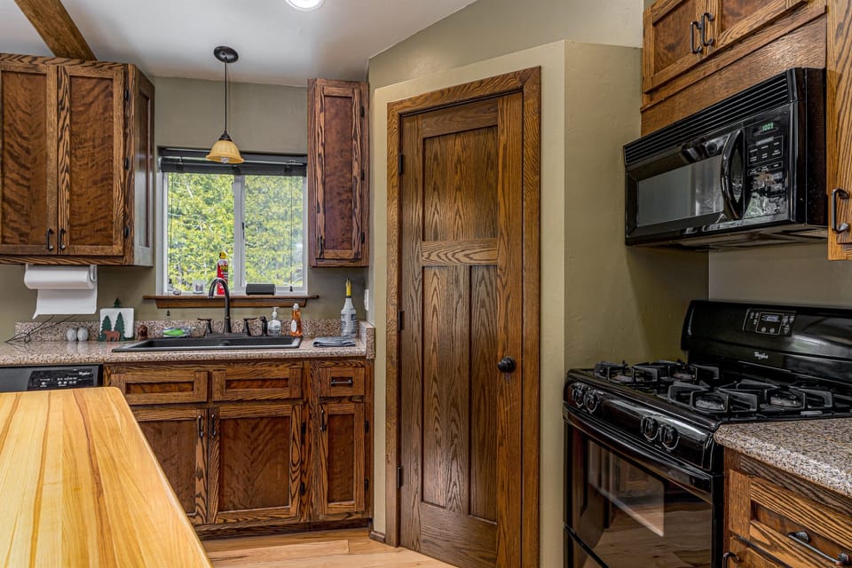 Kitchen/Prep Island