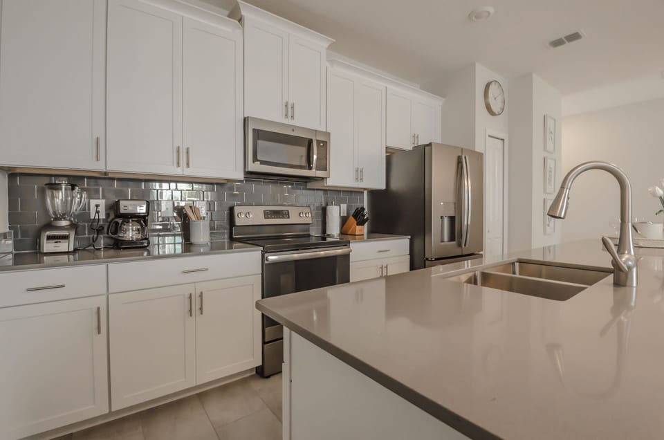 Open kitchen, quartz