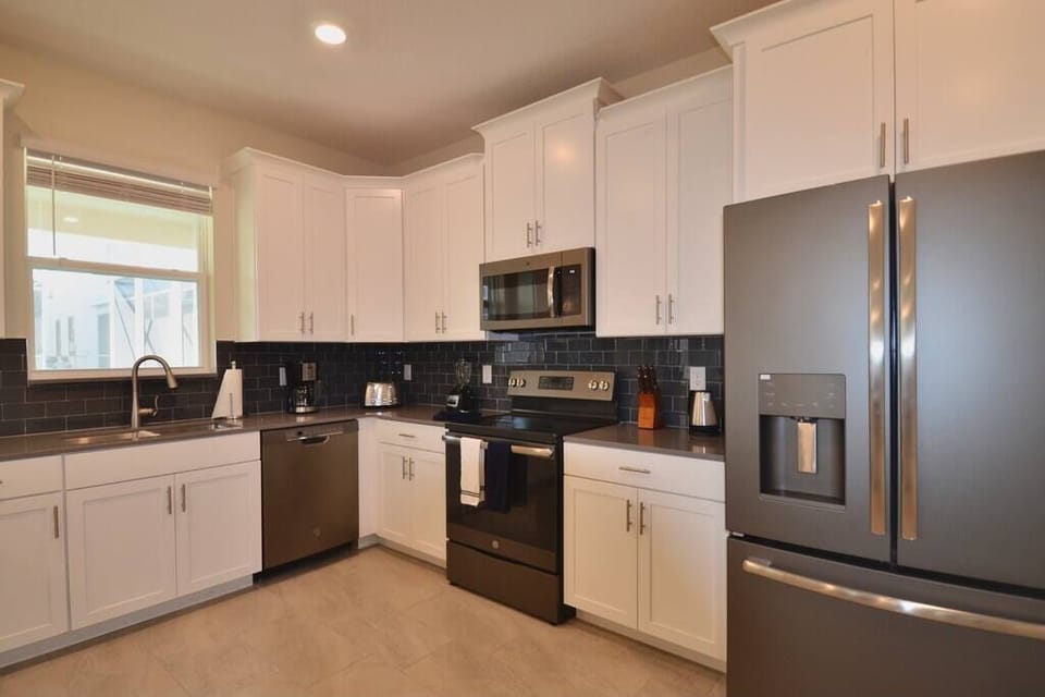 Kitchen Fully equipped