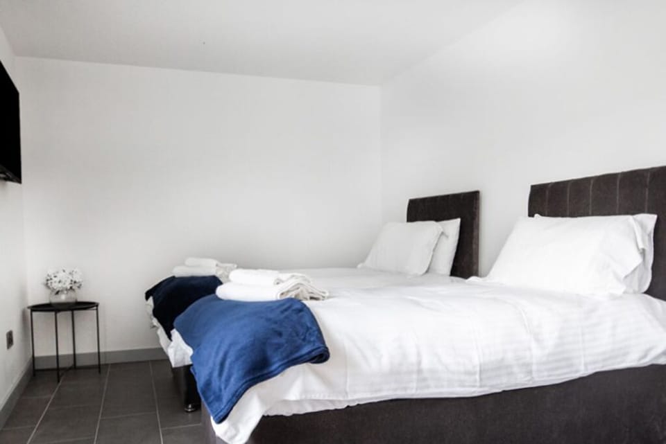 STORE-n-STY twin bedroom (ground floor)