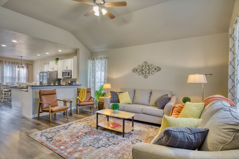 Spacious Living Room!