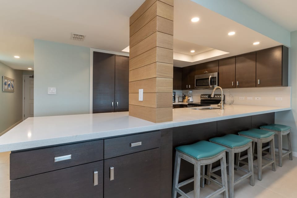 Counter seating for 4