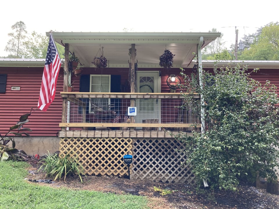The front picture of the Bunkhouse.