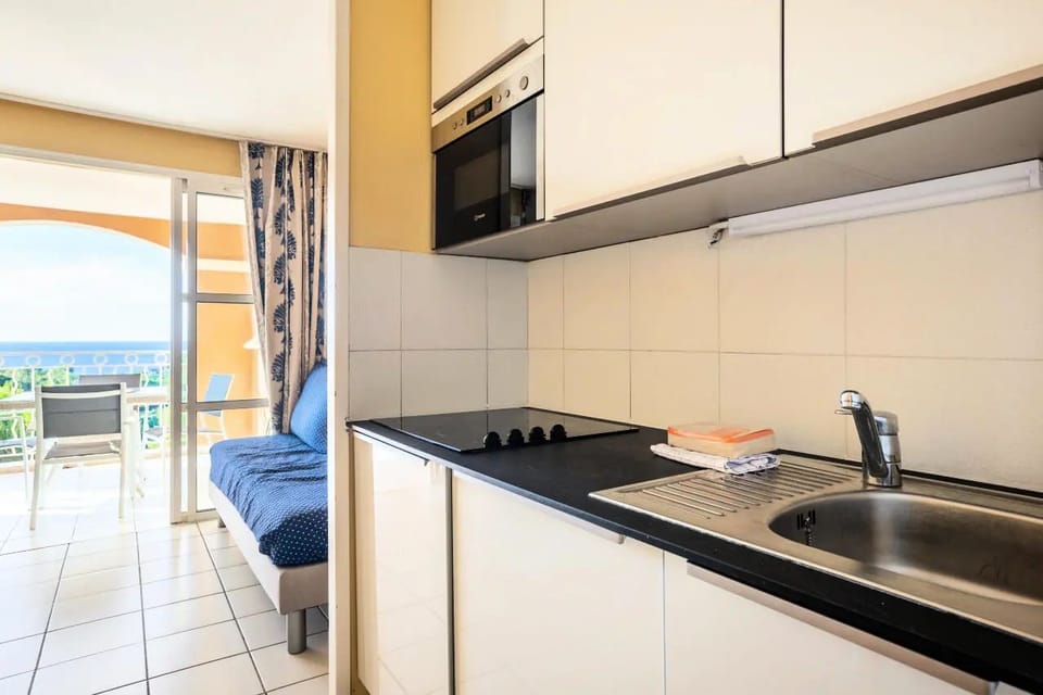 Budget 1-Bedroom Apartment (4 people) Apartment in Saint-Raphael