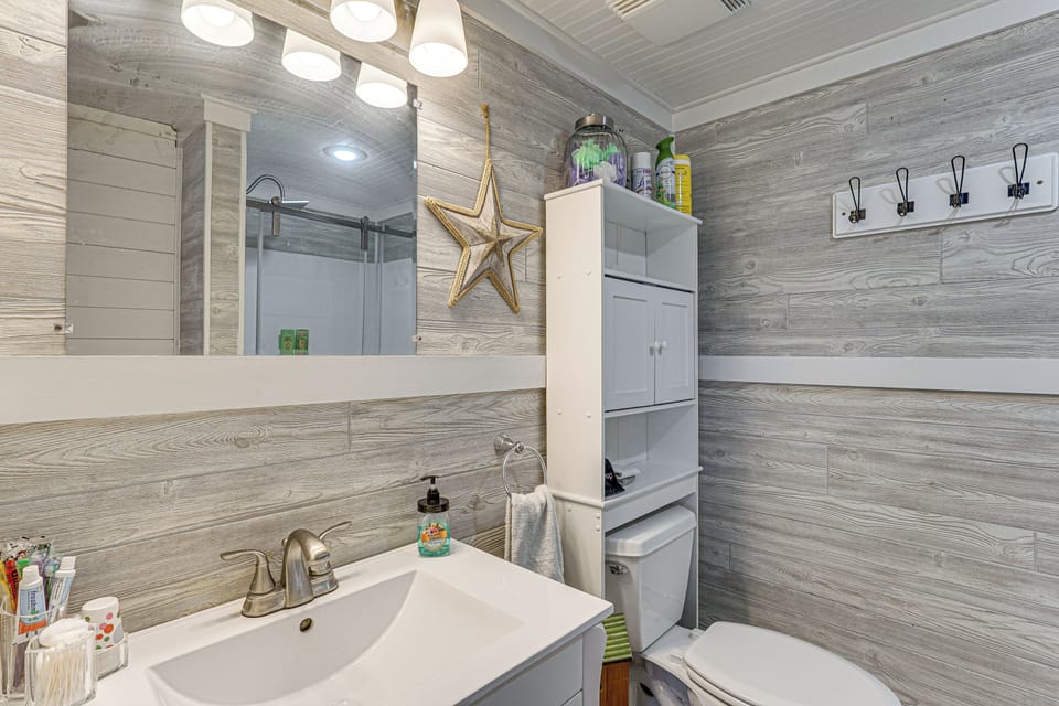Full Bathroom | Walk-In Shower