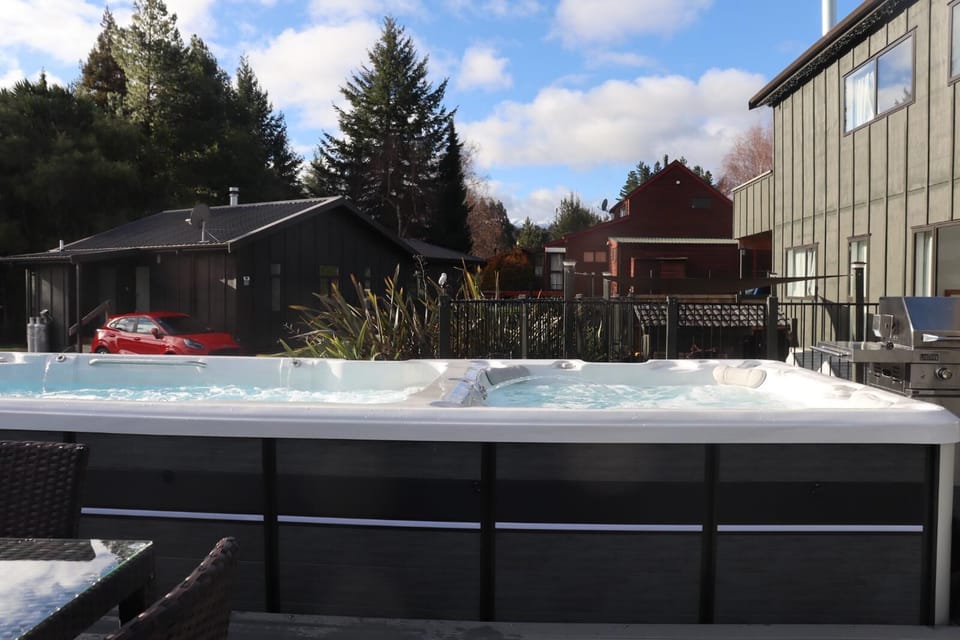 View of the mountain from the pool seperate spa 