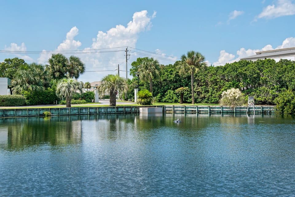 Shoreline Towers Townhouse 4-1- Lake views