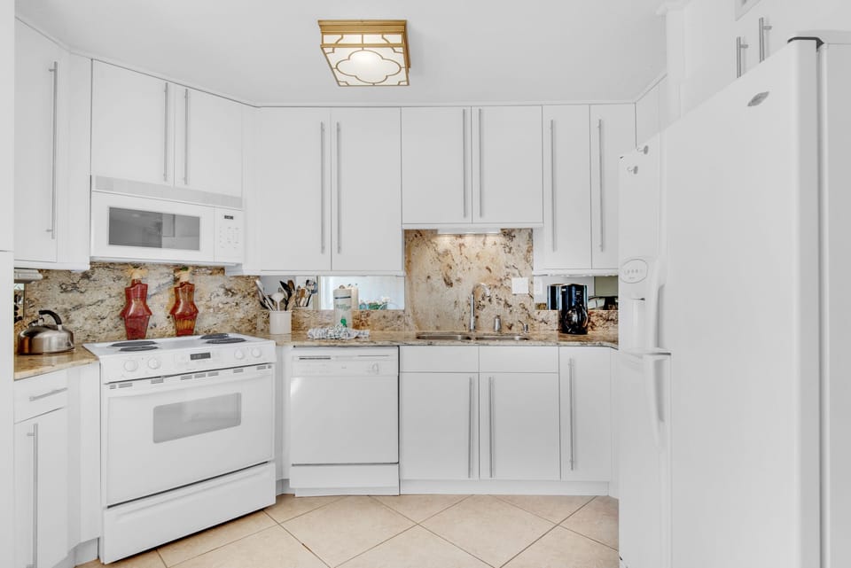 Kitchen has everything you need