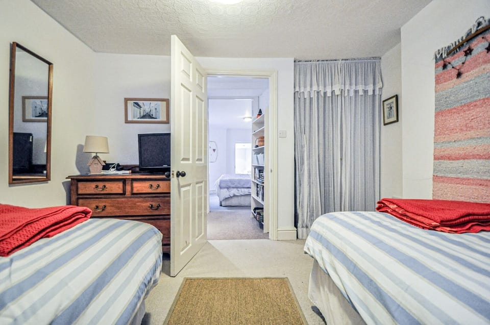 2 Single Bedroom