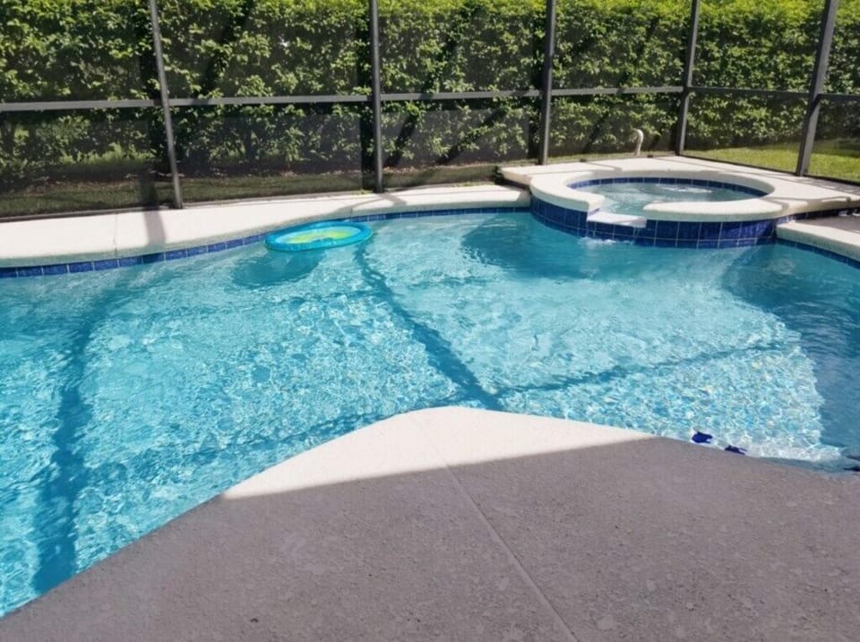 Pool & Spa