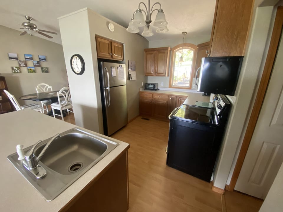 Kitchen fully equipped. All you need to bring is the food and drink.