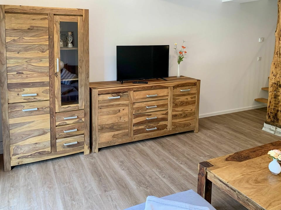 Cabinetry, Furniture, Property, Drawer, Dresser, Chest Of Drawers, Wood, Building, Television, Interior Design