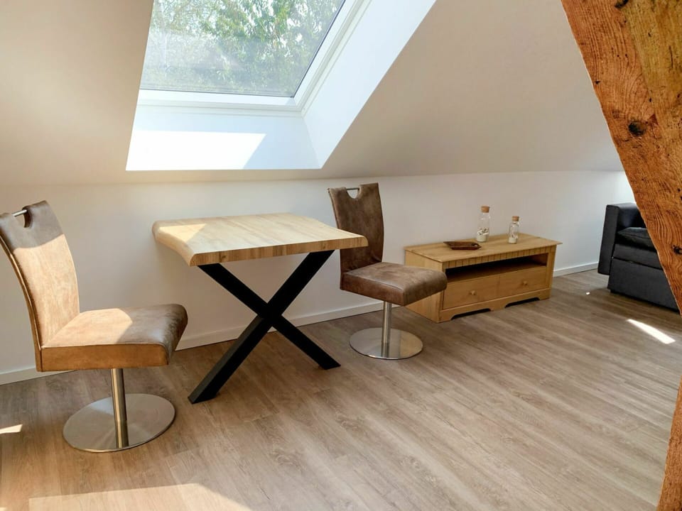 Building, Furniture, Property, Table, Comfort, Wood, Beige, Window, Interior Design, Living Room