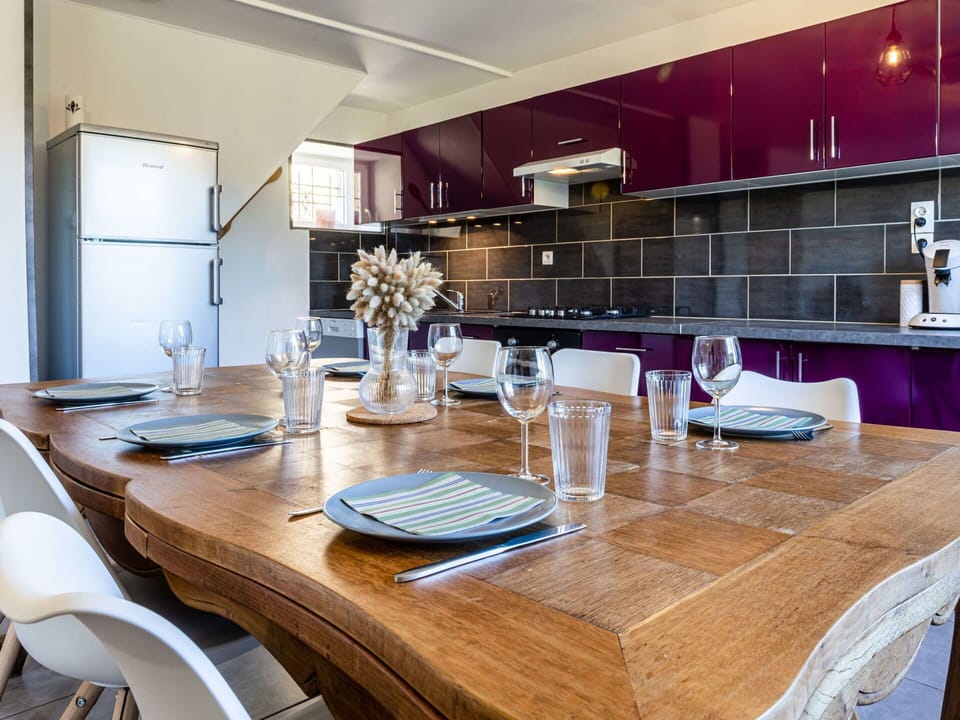 Table, Furniture, Tableware, Chair, Building, Kitchen & Dining Room Table, Lighting, Interior Design, Dishware, Plate