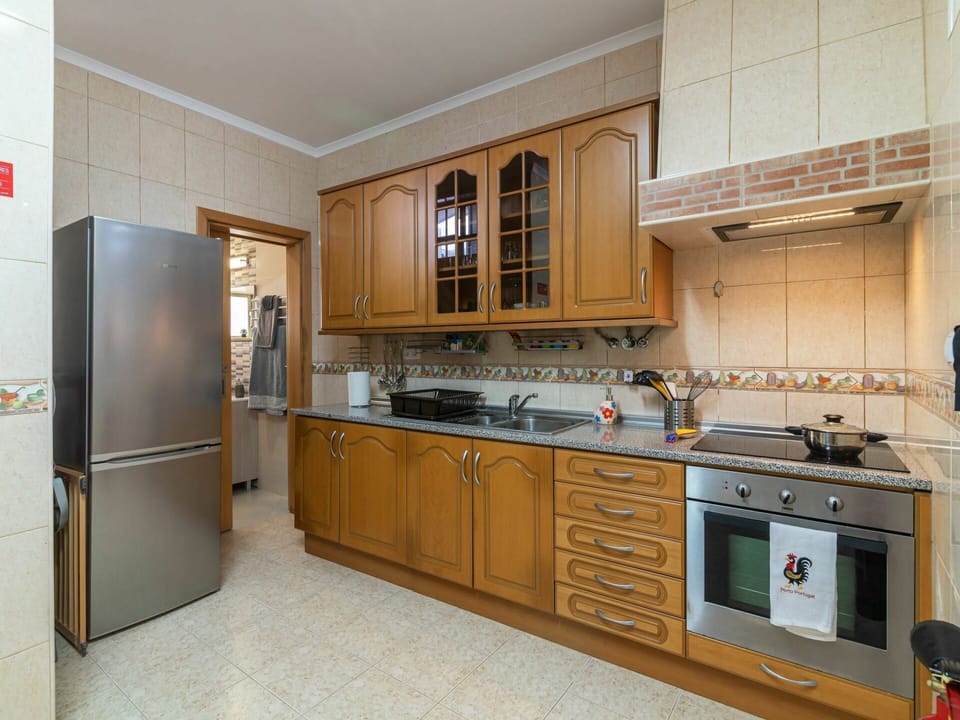 Cabinetry, Tap, Countertop, Building, Kitchen Sink, Sink, Property, Furniture, Plumbing Fixture, Kitchen Appliance