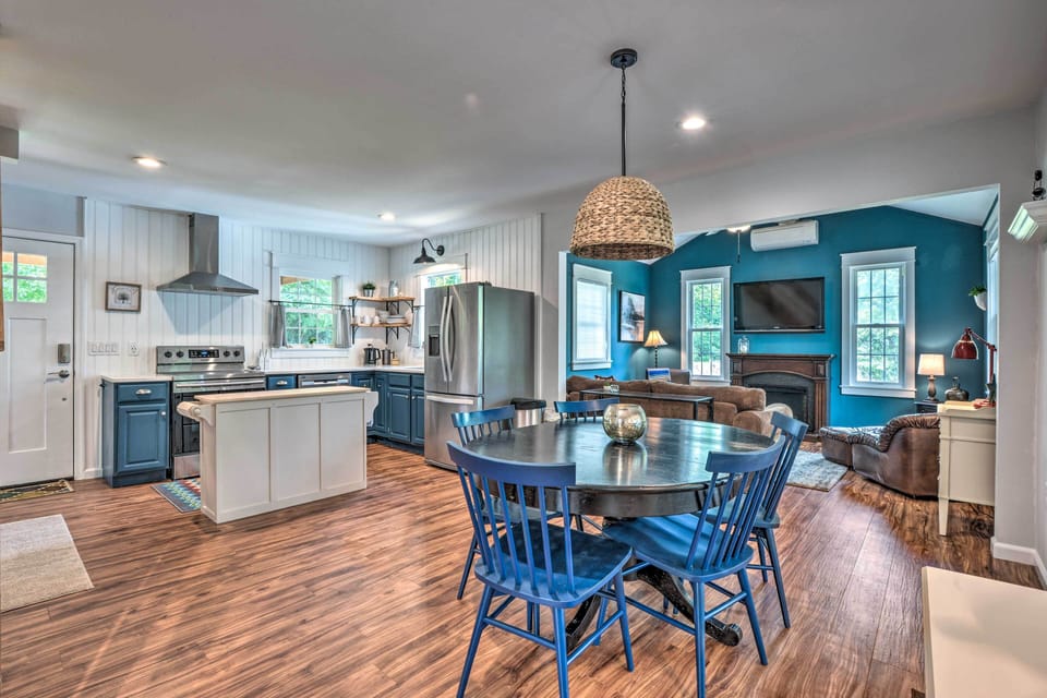 Dining Area | Porch Access
