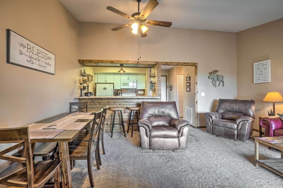 Dining Area | Dishware & Flatware Provided