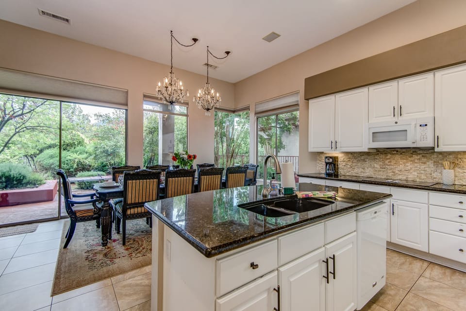 Fully Equipped Kitchen with a Center Island