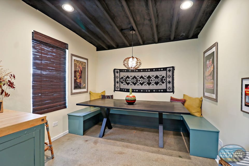 Dining area off kitchen