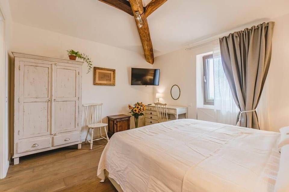 cb8f4051-5ea7-4c1a-8a2e-d71029622601