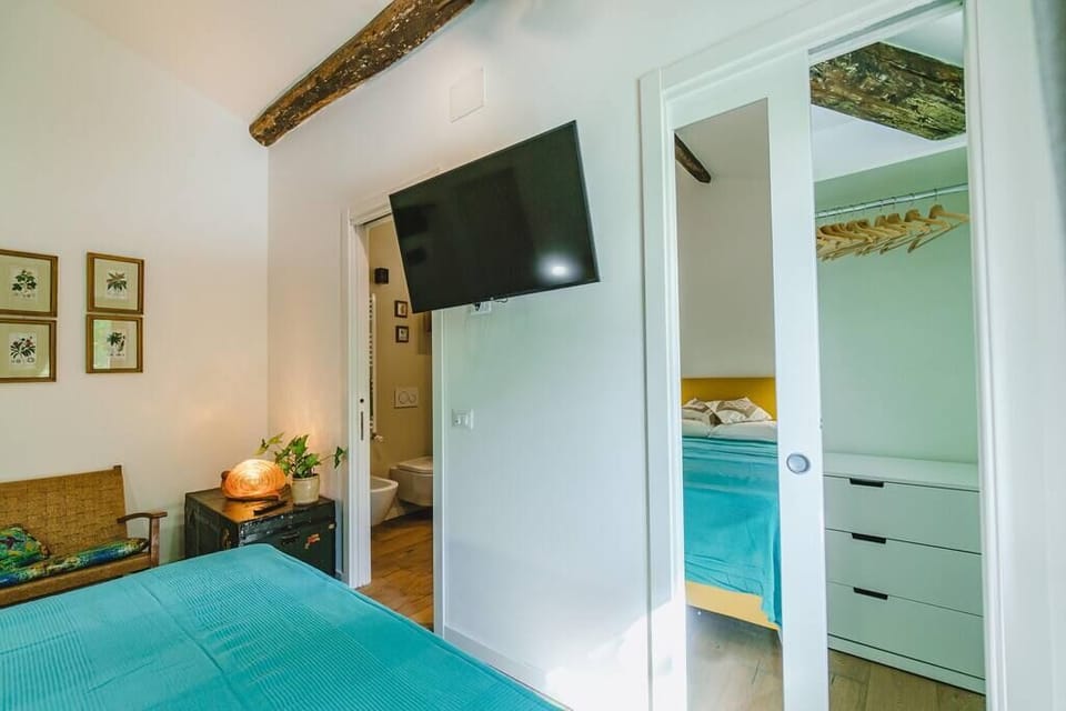 02481bc6-fbef-4570-bbf0-8e0d09e82e2f