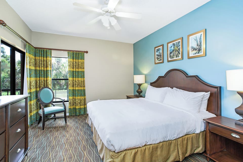 Stretch out on a crisp king bed with sunny views.