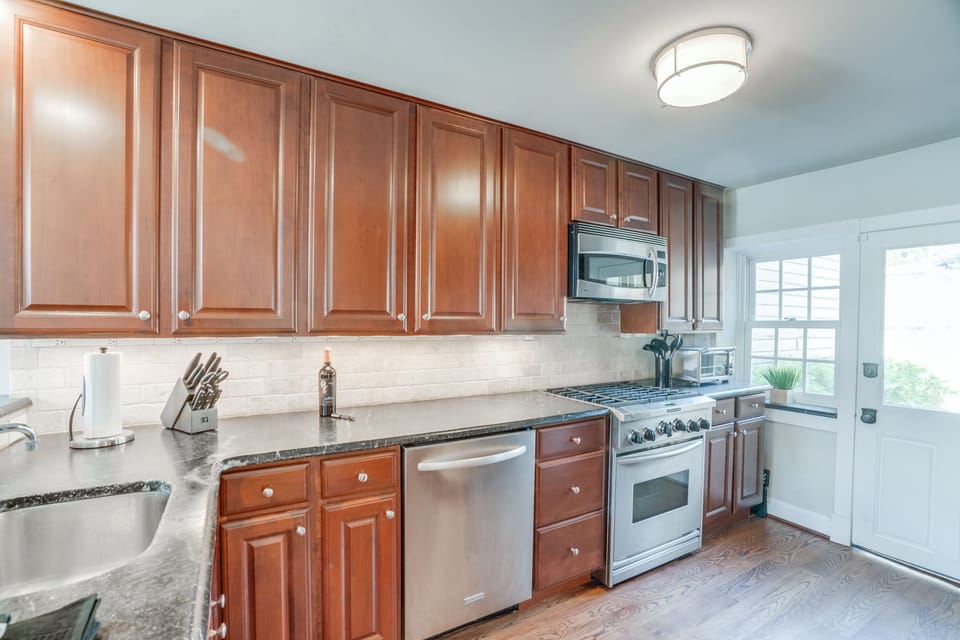 Large gourmet kitchen, with confection steam oven.
