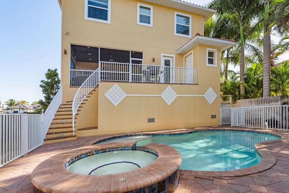 Pool & Hot Tub