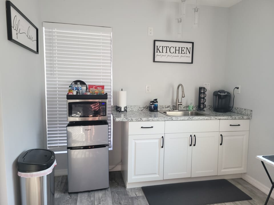 Kitchenette Space 🥂