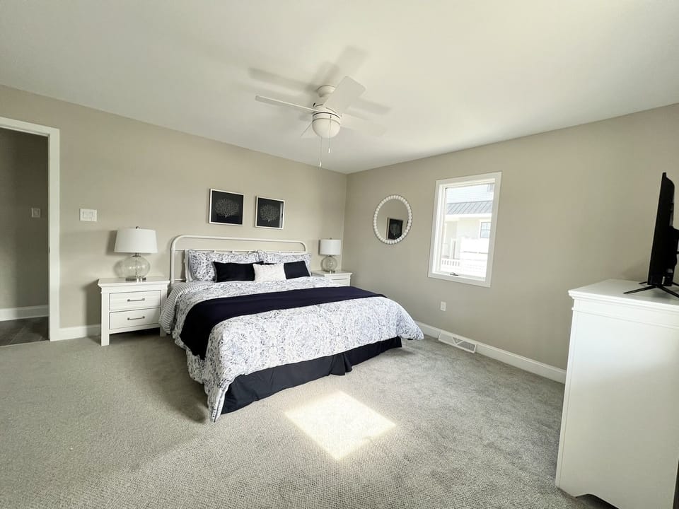 First Floor - Bedroom (King)